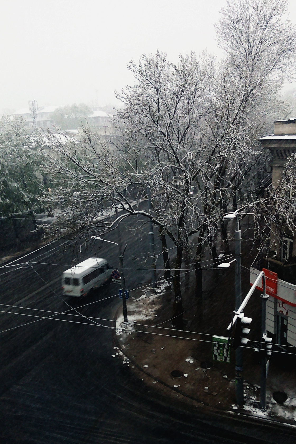 april snow in chisinau (2)