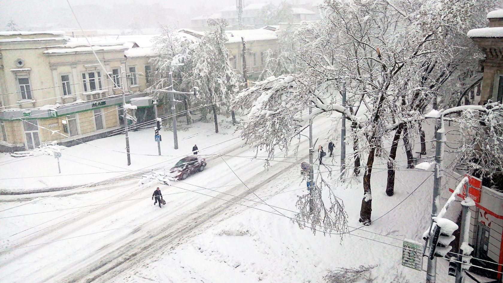 april snow in chisinau (7)